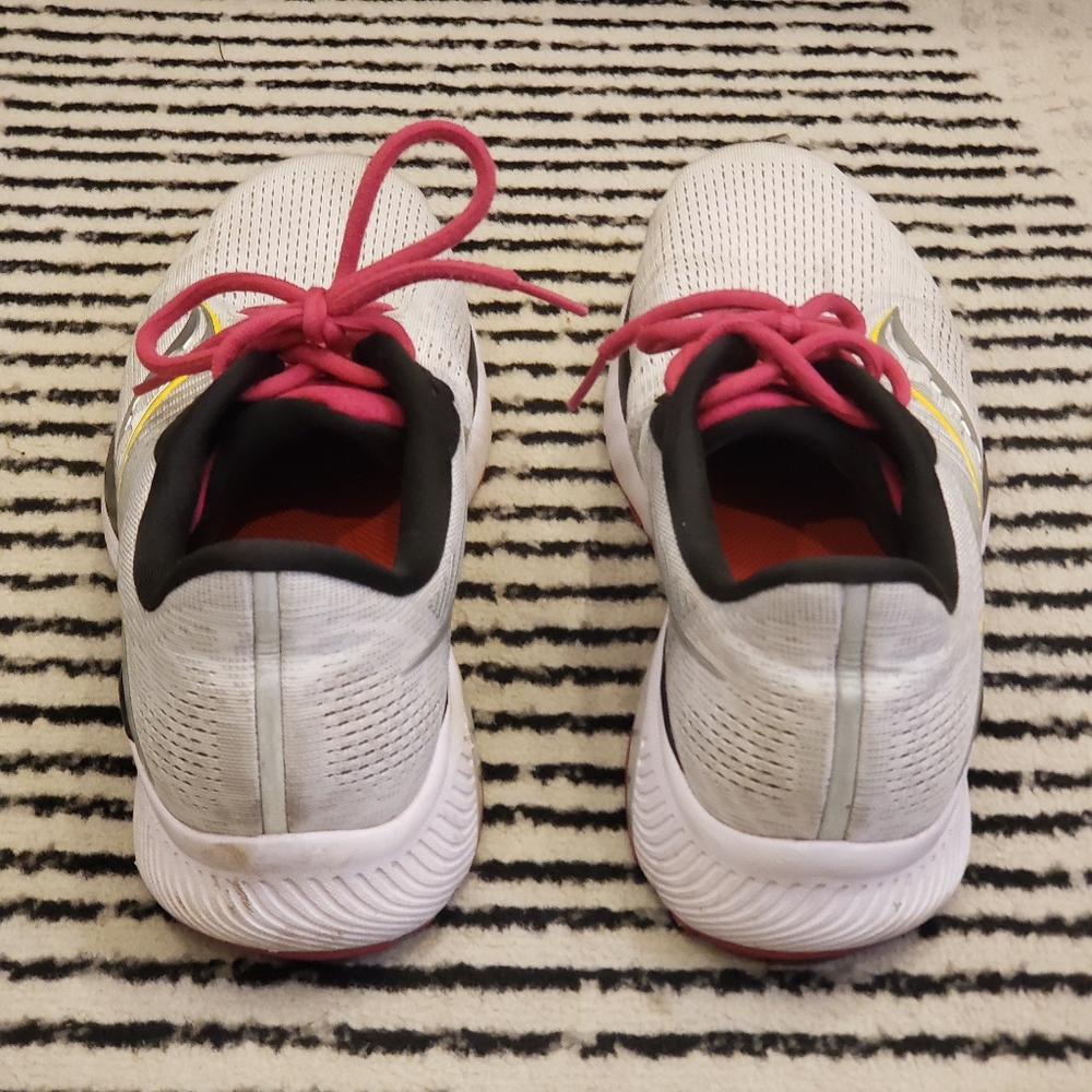 Size 11 - Saucony Guide 14 Alloy Cherry W - Picture 5 of 8